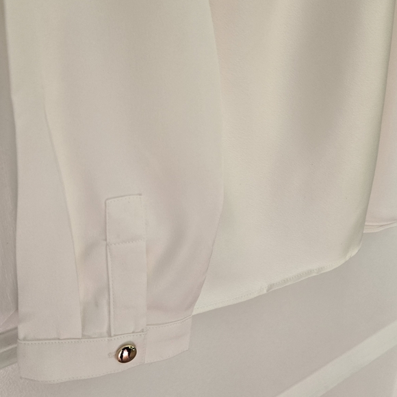 NWT J.Crew Ivory Long Sleeve Button-Back Top in Everyday Crepe - Picture 11 of 14